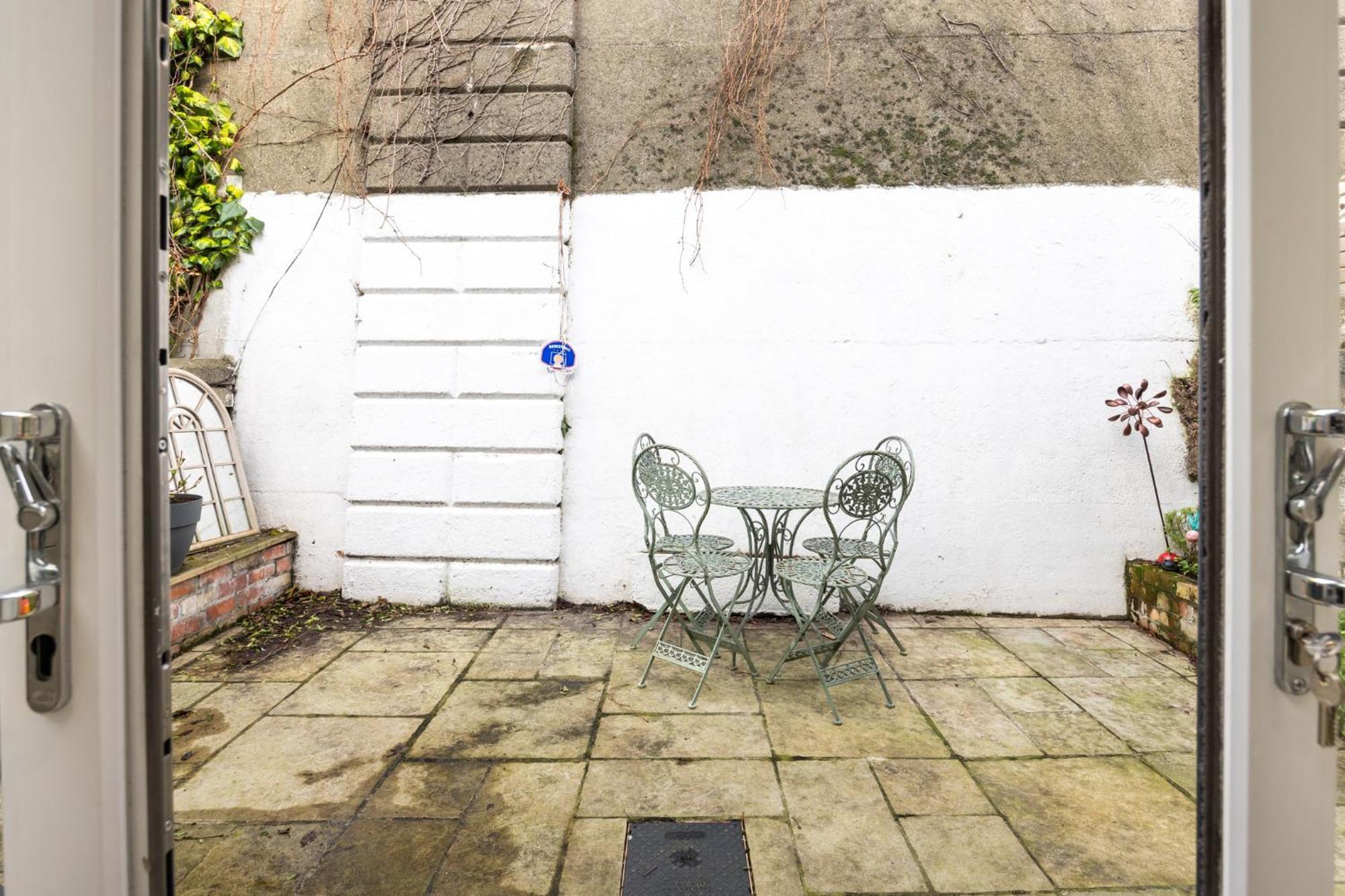 Large 3 Bed Family Home - 5 Min From Train Station - Dublin — Photos 2